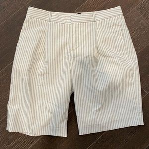 31” W, White with Black Pinstripe Banana Dress Shorts Size 0 EUC
